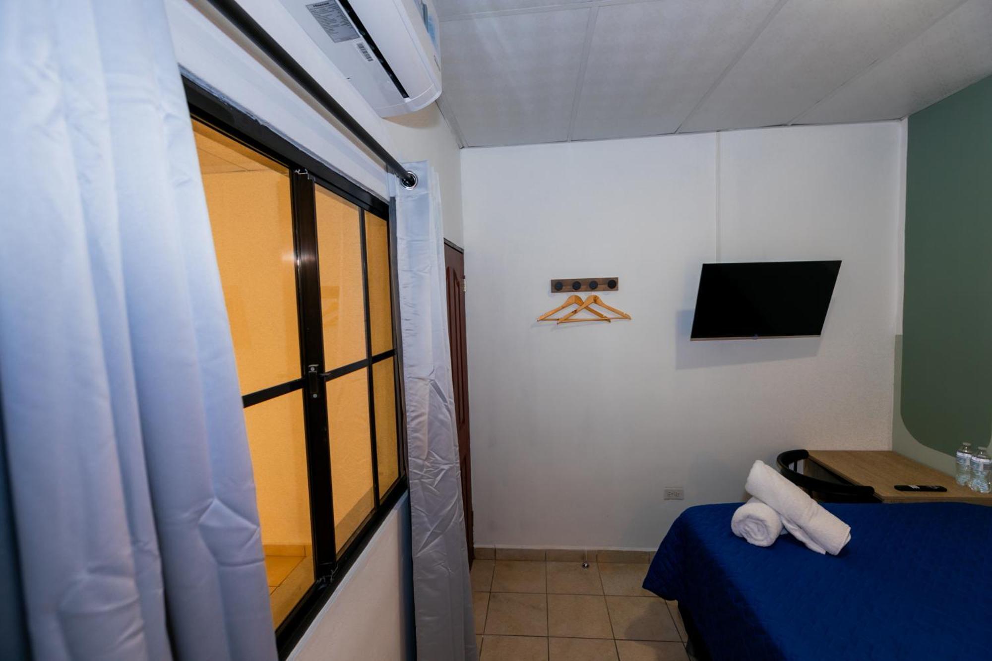 Friendly House Hotel Santa Tecla Eksteriør billede